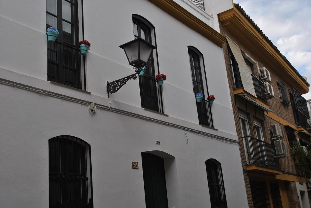 Triana Pelay Suites Sevilla Exteriör bild